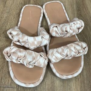 Target universal thread sandals 7.5